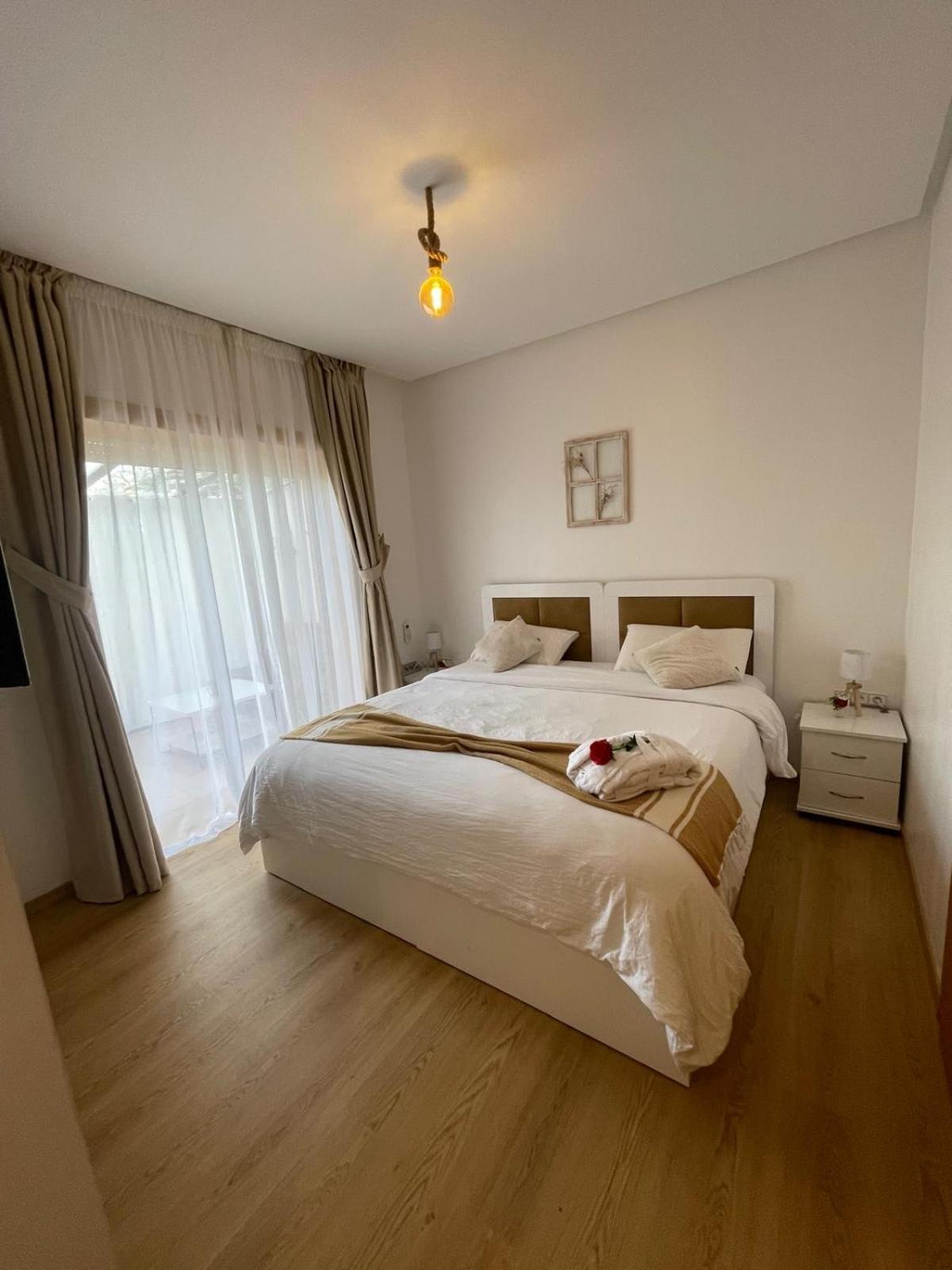 Appartement De Luxe Avec Jardin Vue Sur La Piscine Golf Securise 24H Sur 24 A 5 Minutes De L Aeroport Marrakesh Exterior photo
